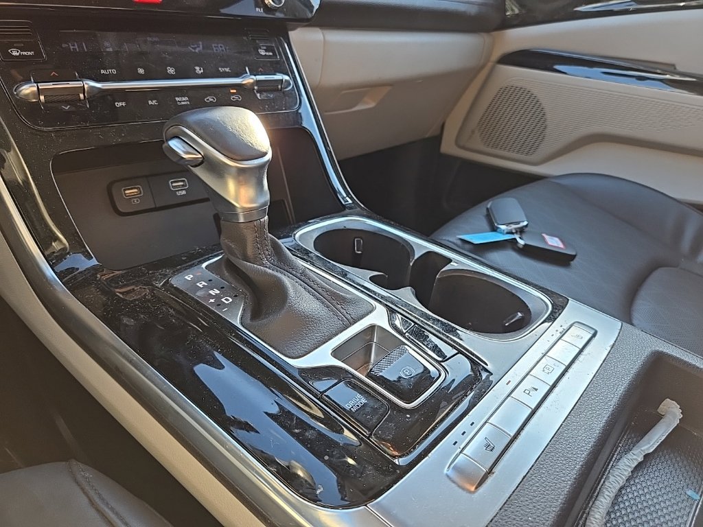 Certified 2024 Kia Carnival EX FWD image 24