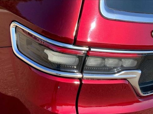 Used 2024 Jeep Grand Wagoneer L Series III image 27