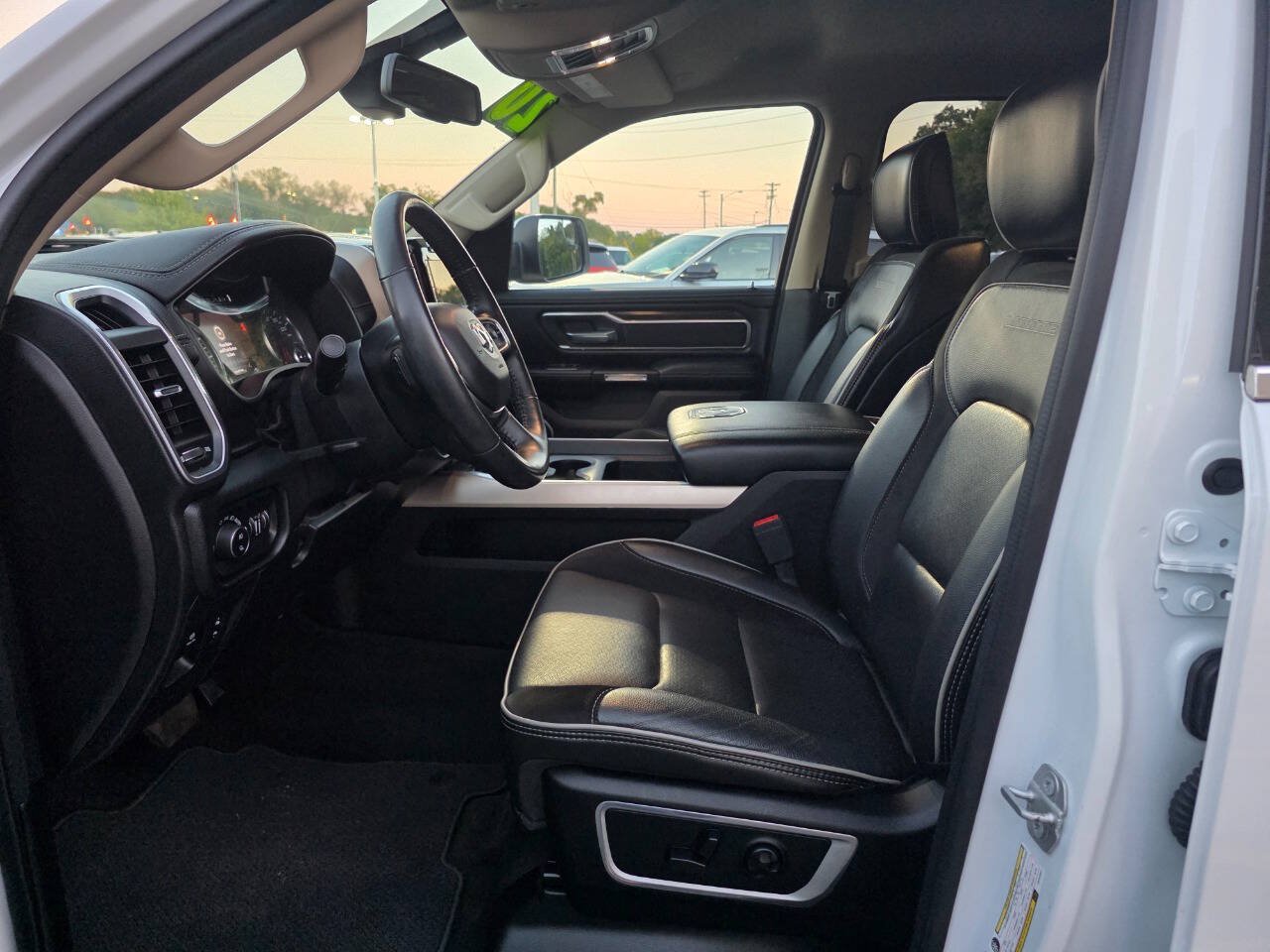 Used 2020 RAM 1500 Laramie AWD/4WD image 15