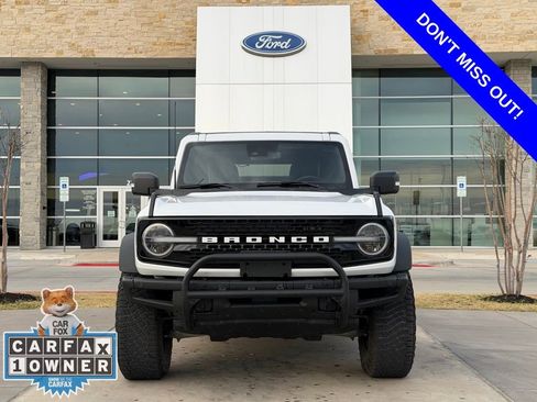 Used 2023 Ford Bronco Wildtrak image 2