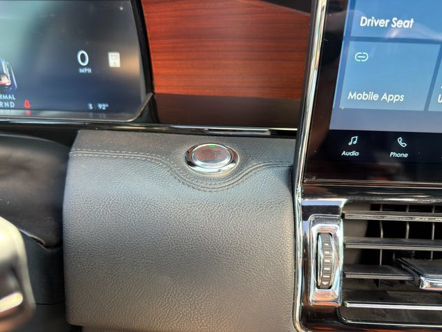 Used 2022 Lincoln Navigator Reserve AWD/4WD image 41