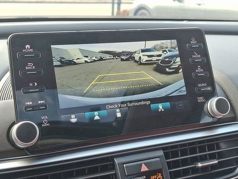 Used 2022 Honda Accord Touring image 19