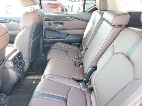 Used 2025 Honda Pilot Elite image 10