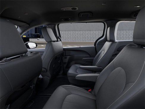 New 2026 Chrysler Pacifica Select FWD image 23