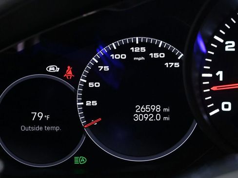 Certified 2022 Porsche Cayenne image 13