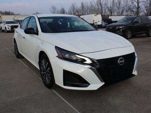 Used 2025 Nissan Altima 2.5 SV image 6