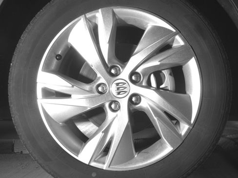 Used 2025 Buick Encore GX Preferred AWD/4WD image 13