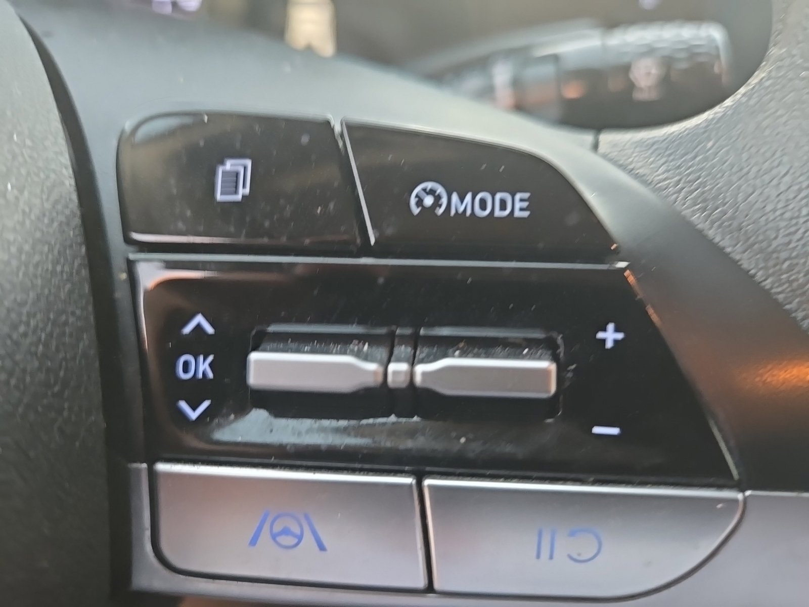 Used 2021 Hyundai Elantra SEL FWD image 13
