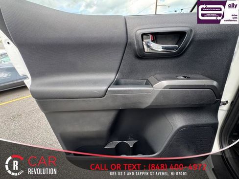 Used 2020 Toyota Tacoma TRD Off-Road image 46