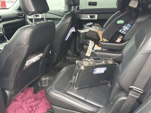 Used 2021 Ford Explorer Limited image 9