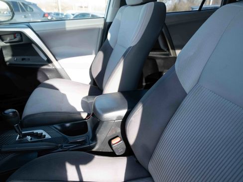 Used 2013 Toyota RAV4 XLE image 10