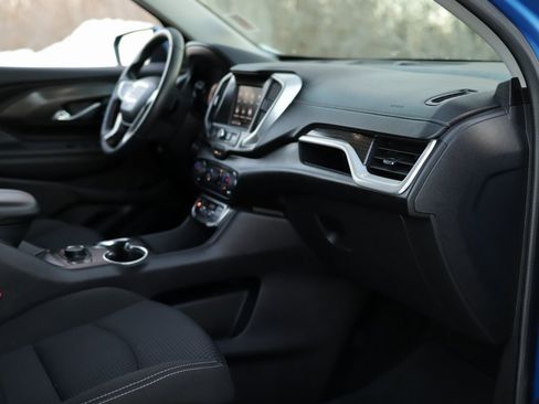 Used 2024 GMC Terrain SLE w/ Driver Convenience Package image 28