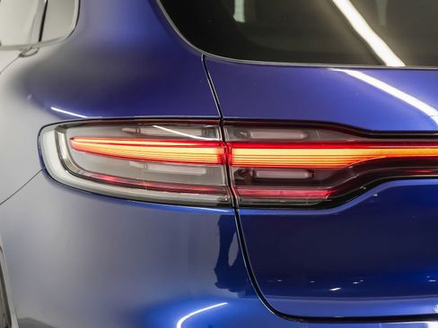 Certified 2024 Porsche Macan AWD/4WD image 15