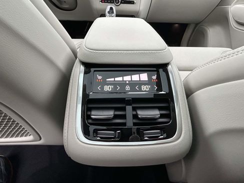 New 2026 Volvo XC90 B6 Ultra image 16