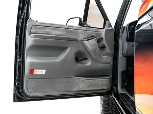 Used 1996 Ford Bronco XLT image 19