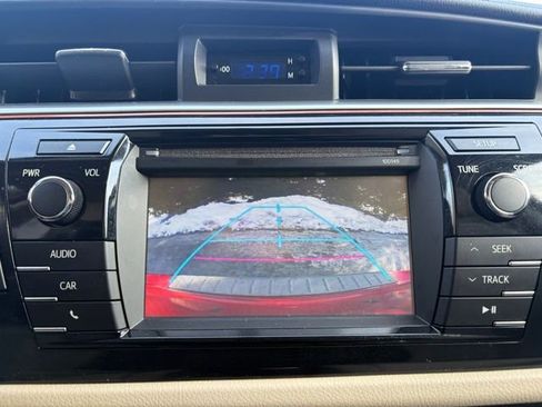 Used 2015 Toyota Corolla LE image 35