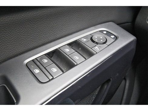 New 2026 Nissan Pathfinder S image 15