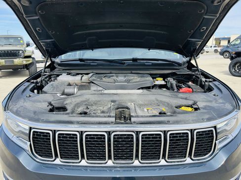 Used 2024 Jeep Wagoneer L 4WD w/ HD Trailer Tow Package image 46