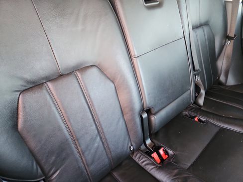 Used 2012 Land Rover Range Rover HSE image 19