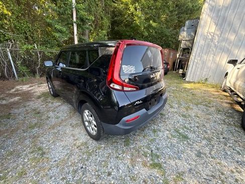 Used 2022 Kia Soul LX w/ Technology Package FWD image 4