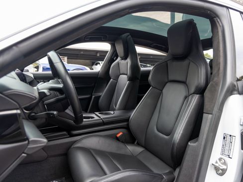 Certified 2022 Porsche Taycan Turbo image 5