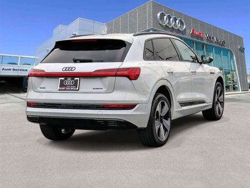 Used 2023 Audi e-tron Premium Plus w/ Premium Plus Package AWD/4WD image 4