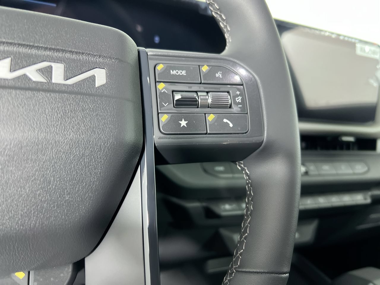 New 2027 Kia Seltos S FWD image 17