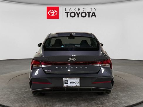 Used 2024 Hyundai Elantra SEL FWD image 7
