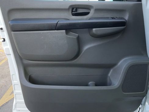 Used 2020 Nissan NV 2500 SV image 34