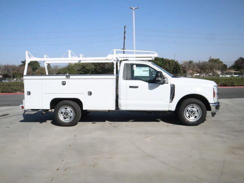 Used 2024 Ford F350 XL w/ XL Chrome Package image 2