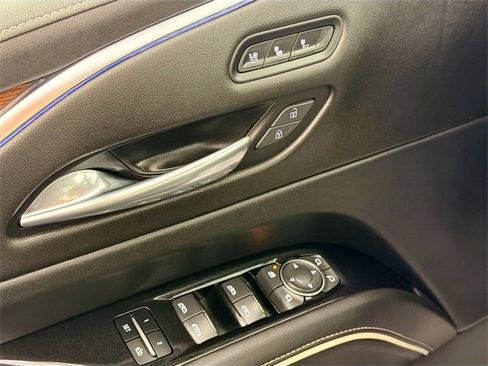 Used 2022 Cadillac Escalade ESV Premium Luxury image 18