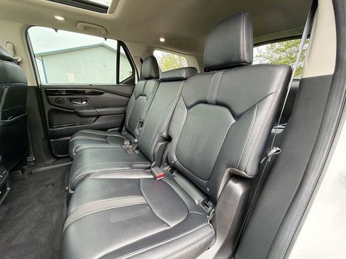 Used 2023 Honda Pilot Touring image 17