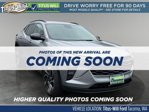 Used 2024 Chevrolet Trax RS w/ Driver Confidence Package FWD image 1
