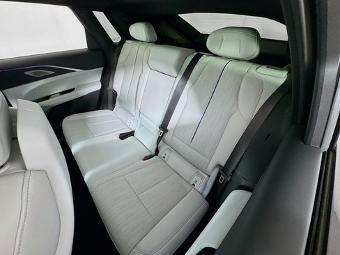 Used 2024 Cadillac Lyriq Luxury AWD/4WD image 24