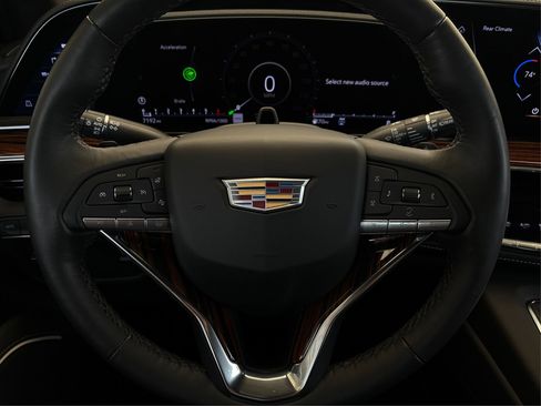Certified 2024 Cadillac Escalade ESV Premium Luxury image 20
