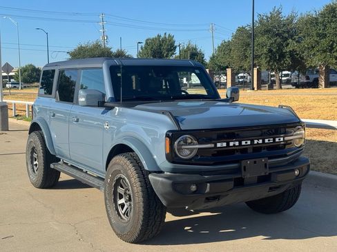 Used 2023 Ford Bronco Outer Banks AWD/4WD image 1