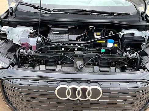 Used 2024 Audi Q4 e-tron Premium Plus AWD/4WD image 9