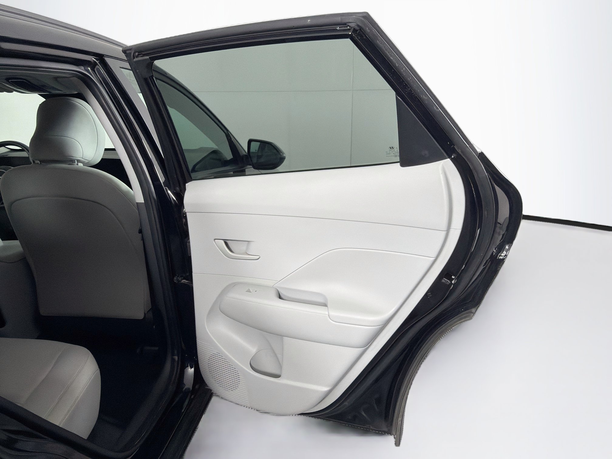 Used 2025 Hyundai Kona SEL FWD image 29