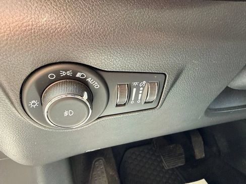 Used 2023 Jeep Compass Latitude w/ Convenience Group AWD/4WD image 22