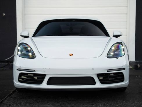 Used 2019 Porsche 718 Cayman w/ Sport Chrono Package RWD image 2