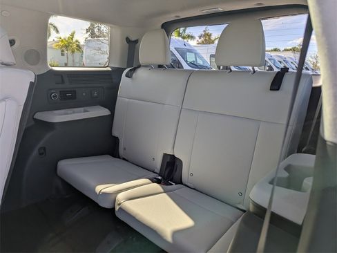 Used 2025 Hyundai Santa Fe Calligraphy image 18