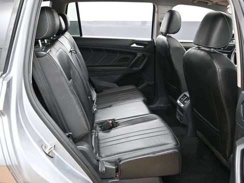 Used 2022 Volkswagen Tiguan SE FWD image 36