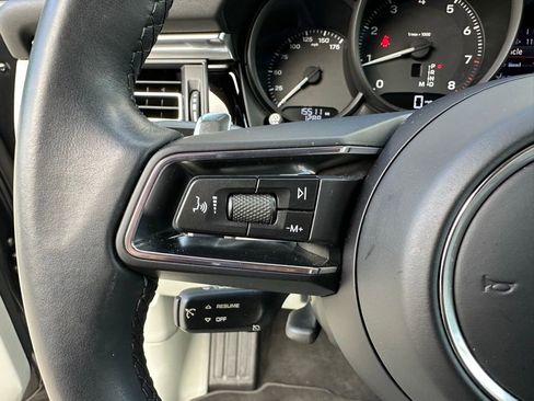 Used 2022 Porsche Macan image 18