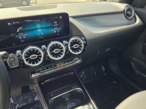 Used 2021 Mercedes-Benz GLA 250 4MATIC image 27