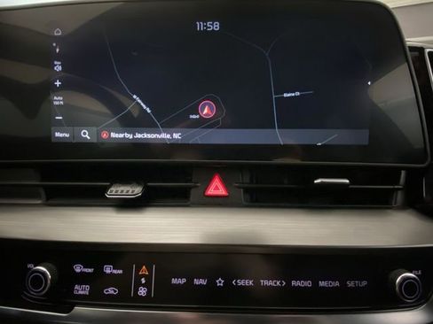 Used 2024 Kia Sportage EX image 18