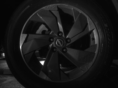Used 2025 Nissan Rogue SV FWD image 15