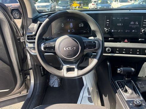 Used 2023 Kia Sportage LX AWD/4WD image 13