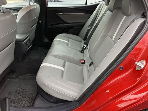 Used 2025 Toyota Camry SE w/ Convenience Package FWD image 22