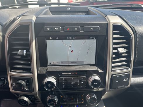 Used 2018 Ford F150 Lariat w/ Equipment Group 502A Luxury AWD/4WD image 16