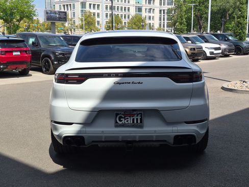 Used 2022 Porsche Cayenne Turbo AWD/4WD image 4